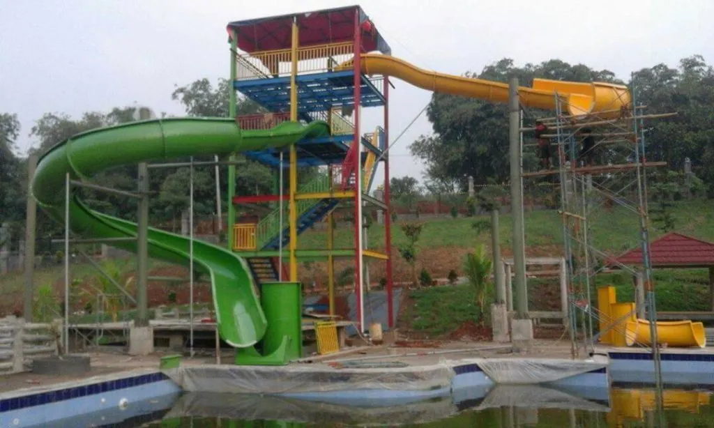 kolam renang wisata