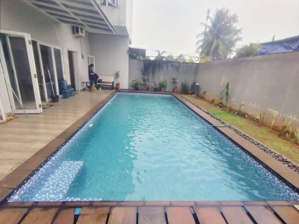 kontraktor kolam renang solo