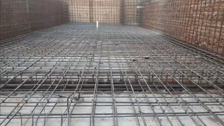 pembesian kolam renang